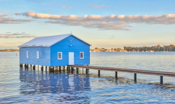 The blue Crawley Edge Boatshed is a well-recognized and frequently photographed site in Perth. It is thought to have been constructed in the early 1930s and has since been refurbished. Note that in almost 100 years, it has not been overwhelmed by sea level rise.